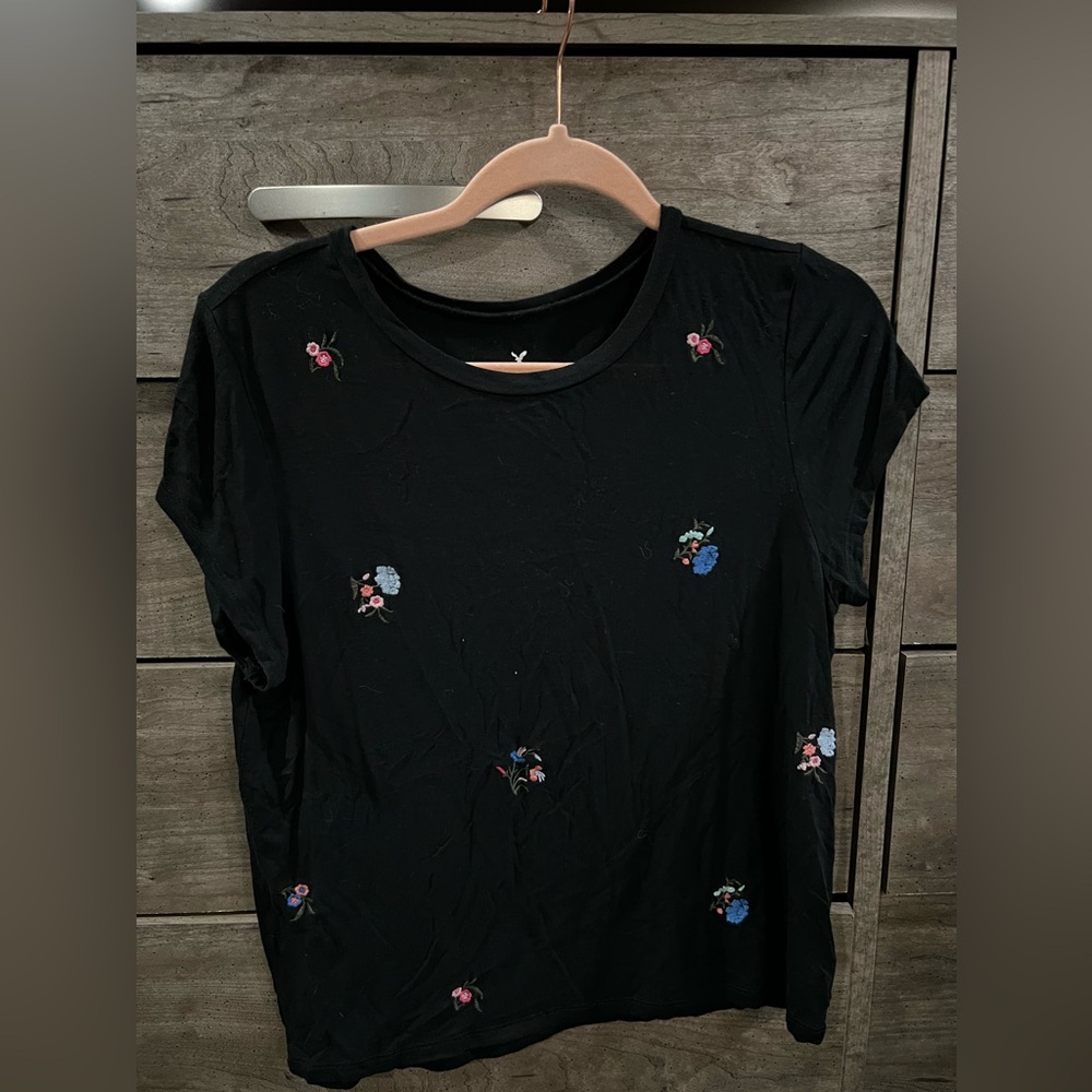 American Eagle soft and sexy floral t-shirt